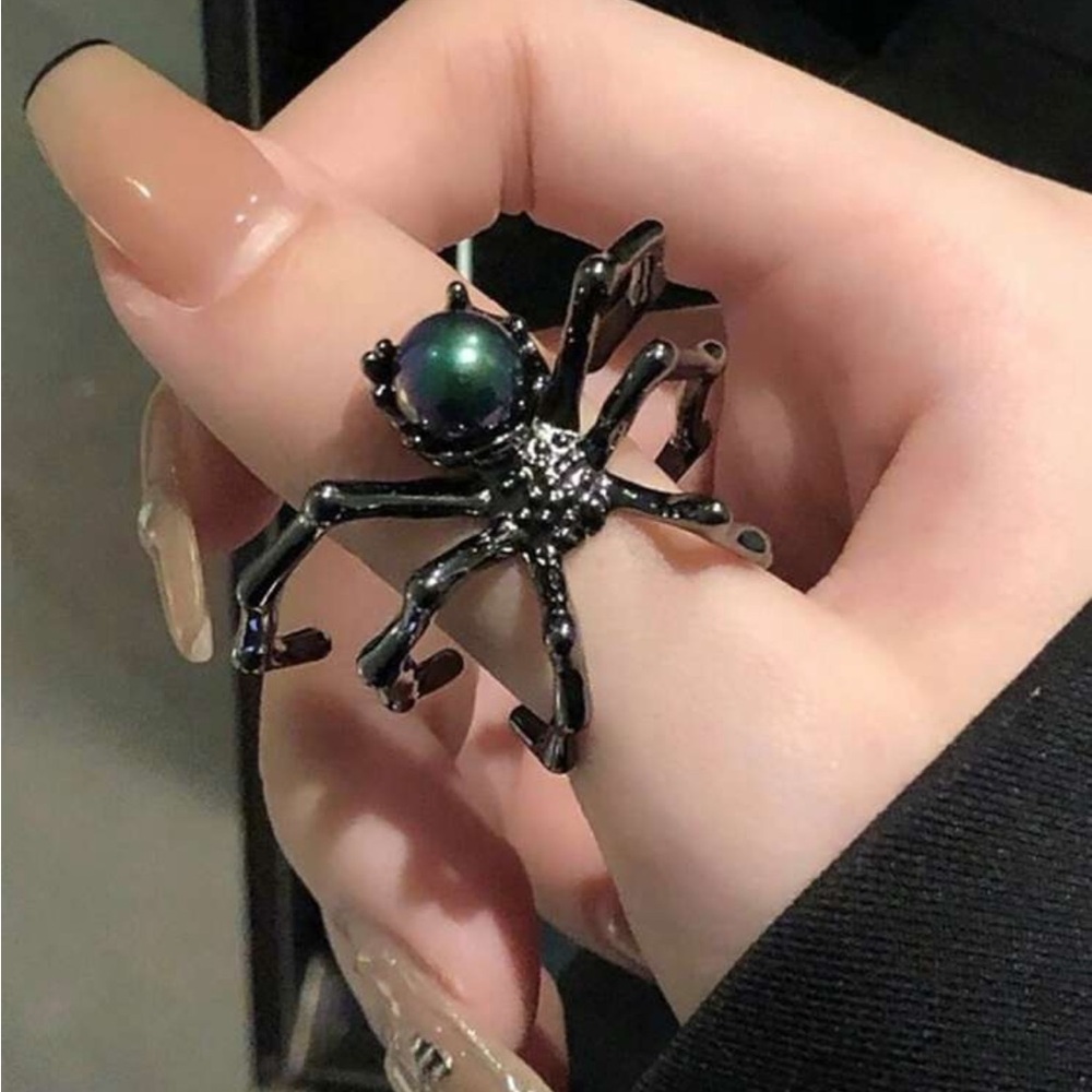 Spider and Pearl Ring
